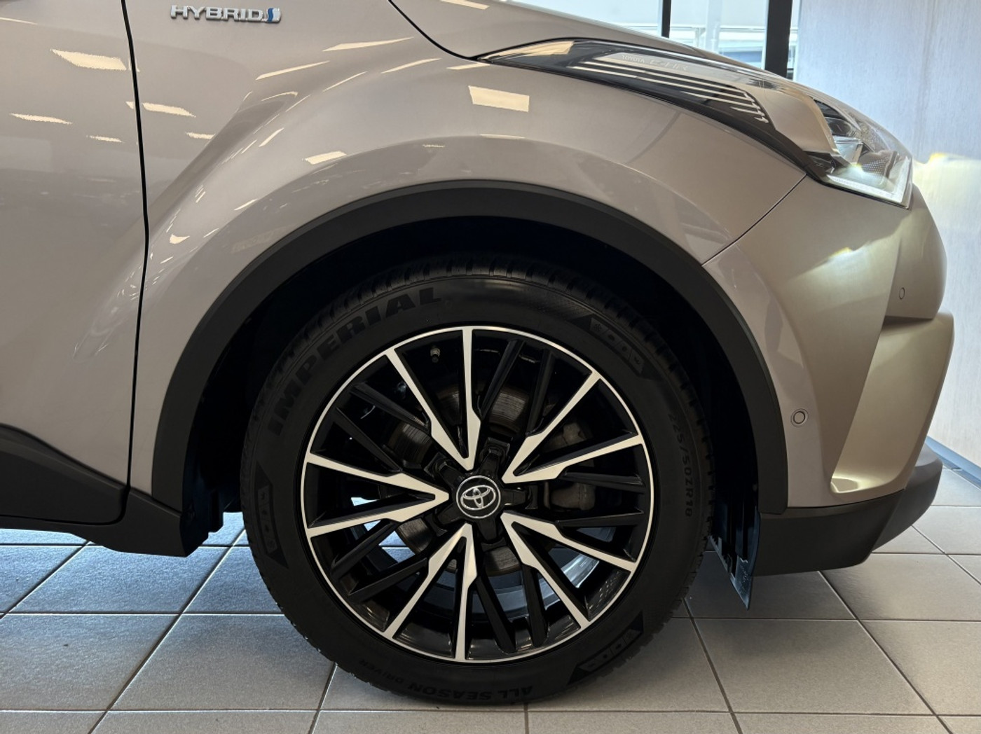 Foto van Toyota Toyota C-hr