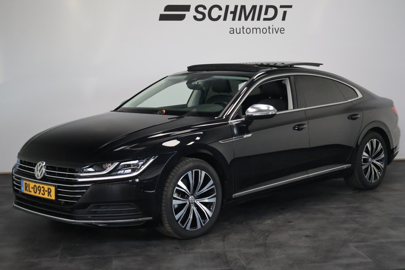 Volkswagen Arteon 2.0 TSI Elegance 190pk DSG | Panoramadak | Trekhaak | Matrix LED 2018 - voorkant