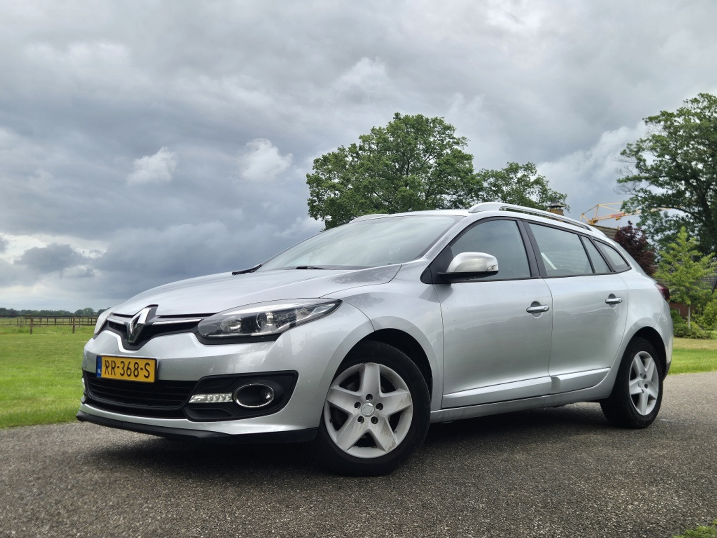 Renault Megane 1.5 dCi Expression 2014 - voorkant