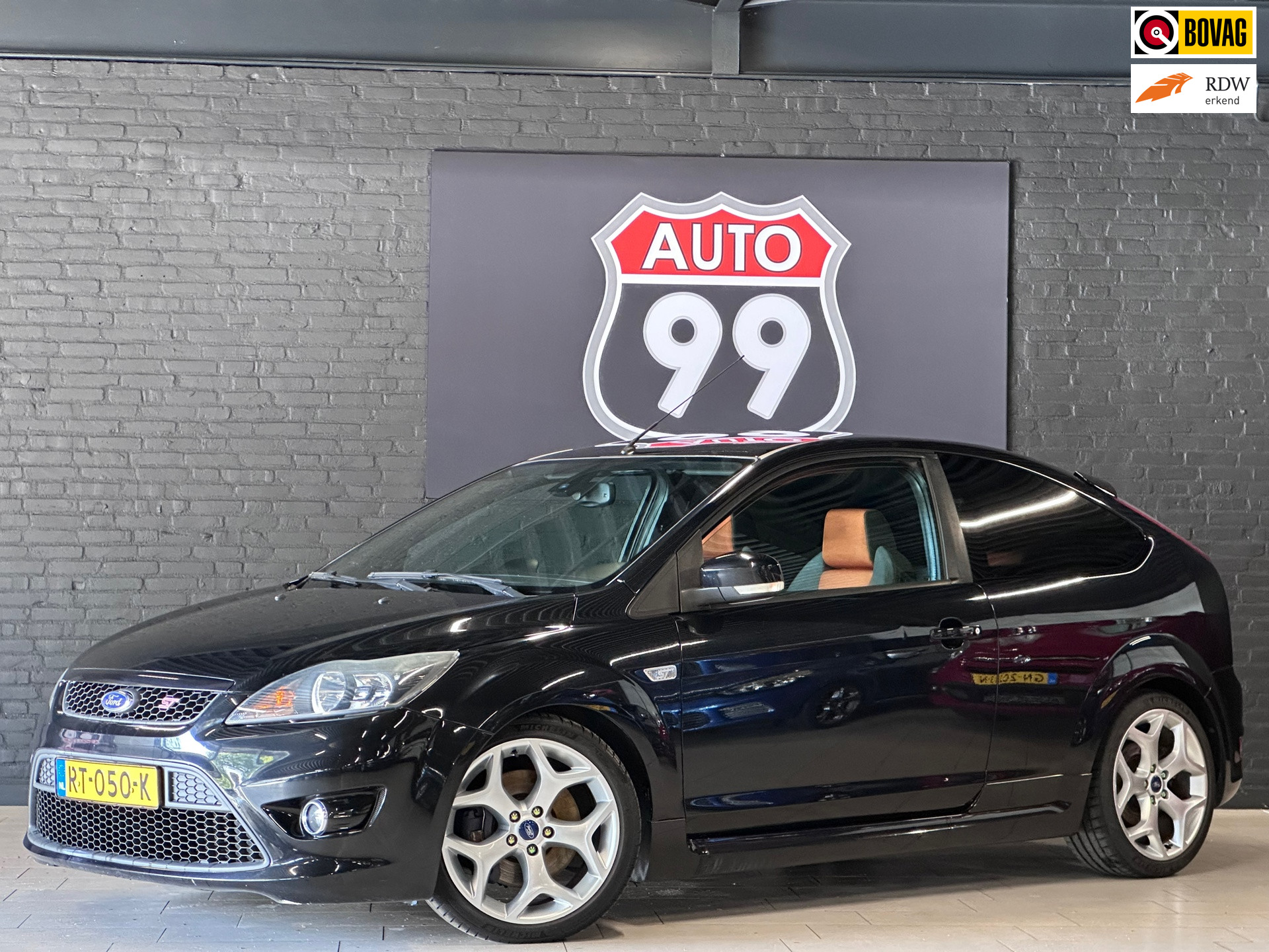 Ford Focus 2.5 ST AIRCO / CRUISE / RECARO / ELEKT RAMEN 2009 - voorkant
