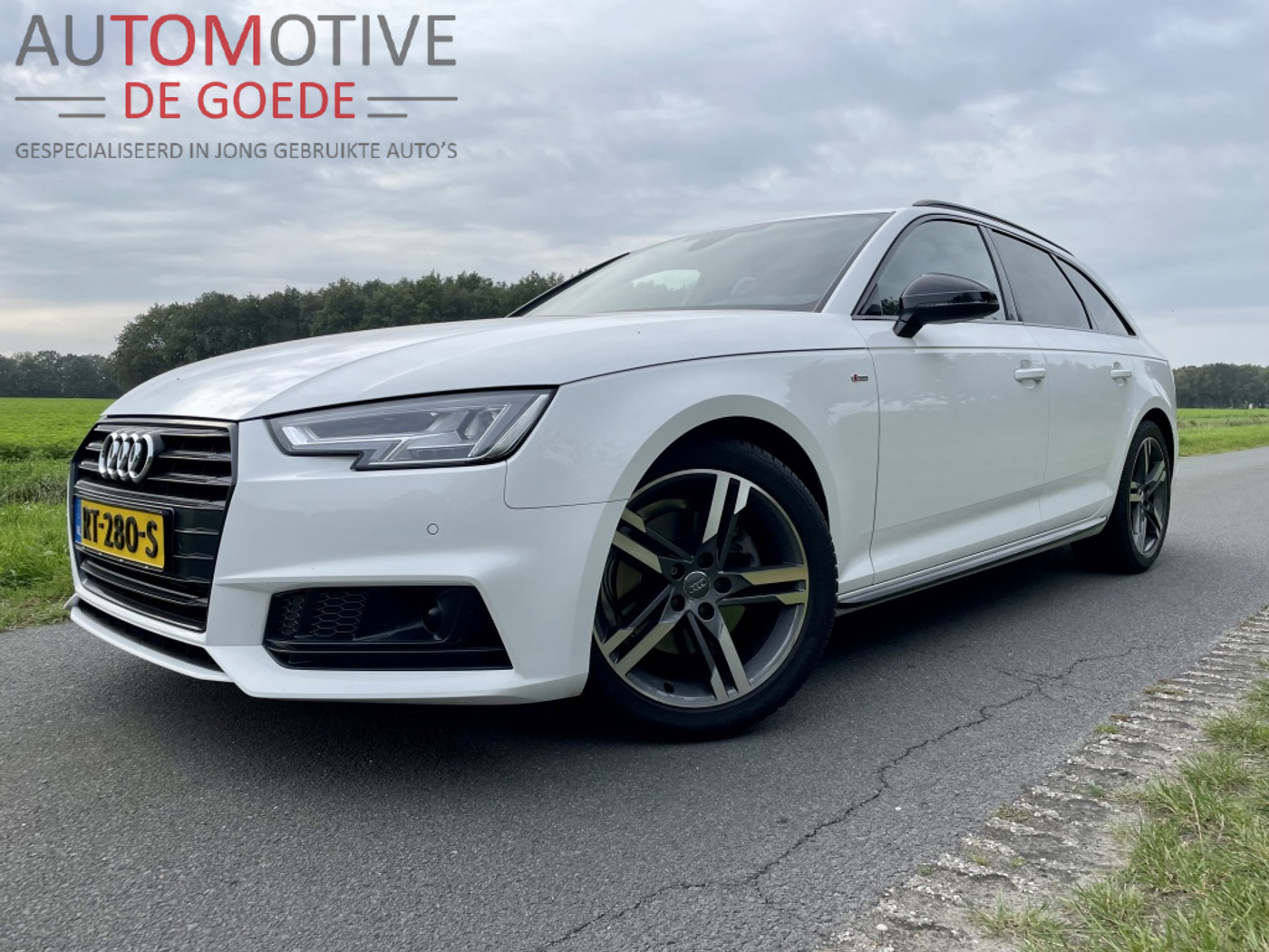 Audi A4 Avant 2.0 TFSI MHEV Sport S line black edition 2018 - voorkant