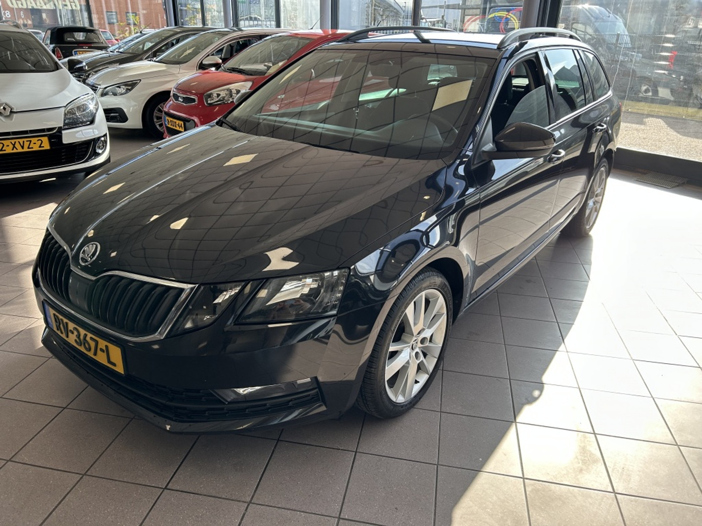 Skoda Octavia 1.6 TDI Grt Sty. Bns AUTOMAAT BJ 2018 !!! 2018 - voorkant