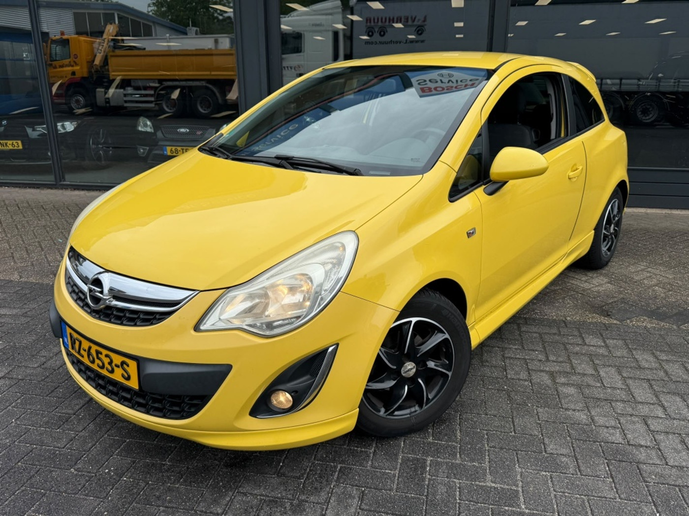 Opel Corsa 1.2 EcoF. Selection 2011 - voorkant