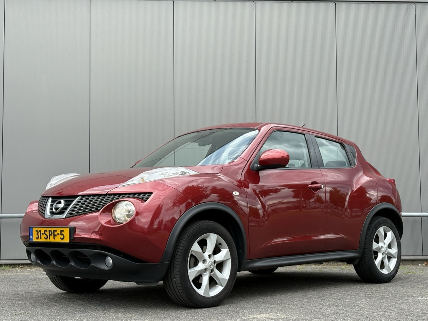 Nissan Juke 1.6 Acenta Eco 2011 - voorkant