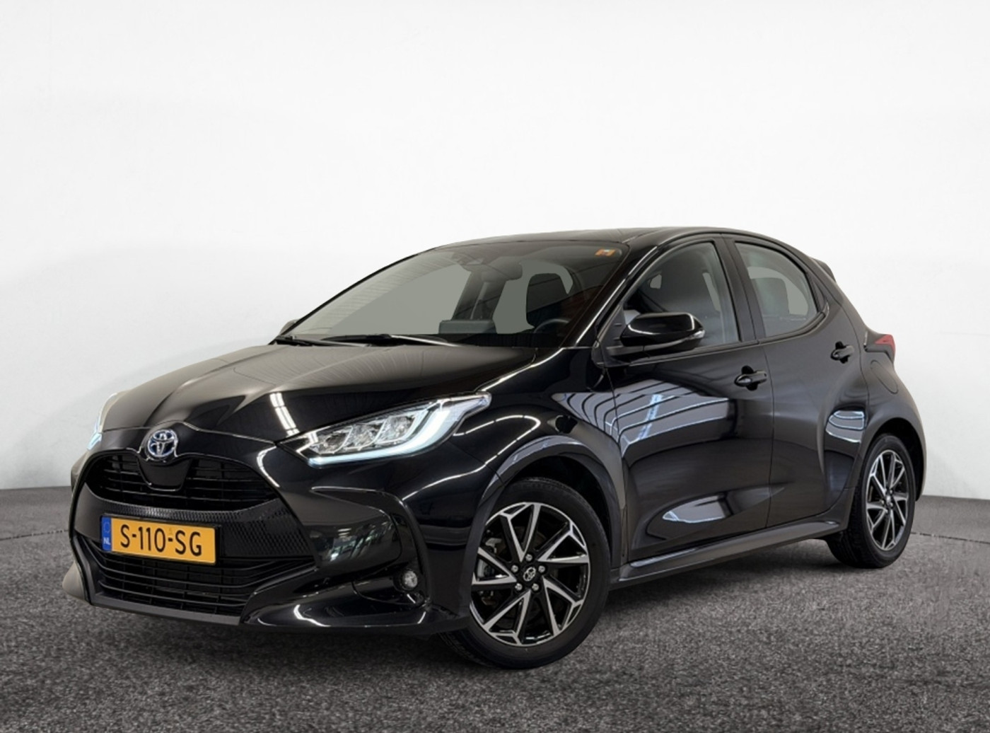 Toyota Toyota Yaris 1.5 Hybrid Dynamic| Camera| Adap.Cruise| Keyless| CarPlay 2023 - voorkant