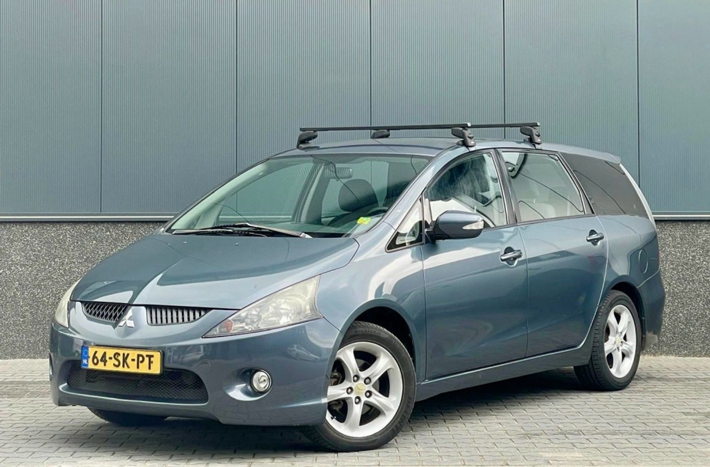 Mitsubishi Mitsubishi Grandis 2.4-16V Intense 2006 - voorkant