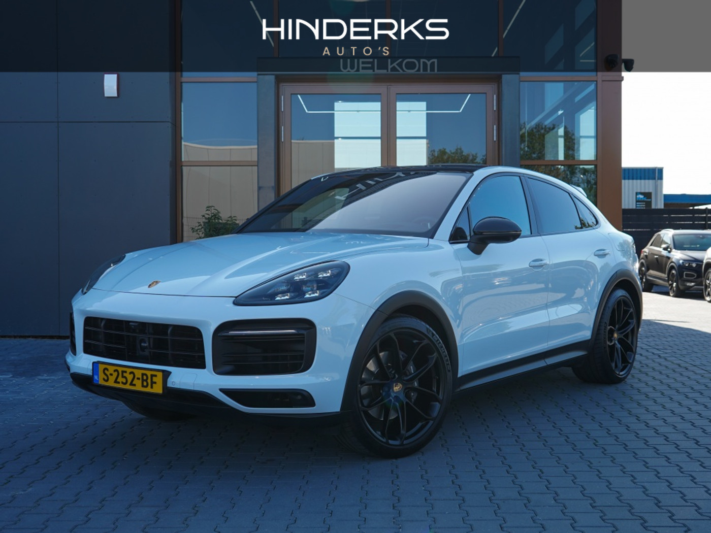 Porsche Cayenne E-hybrid 3.0 E-Hybrid | burmester | Sportuitlaat | Carbon Dak | Luchtvering 2022 - voorkant