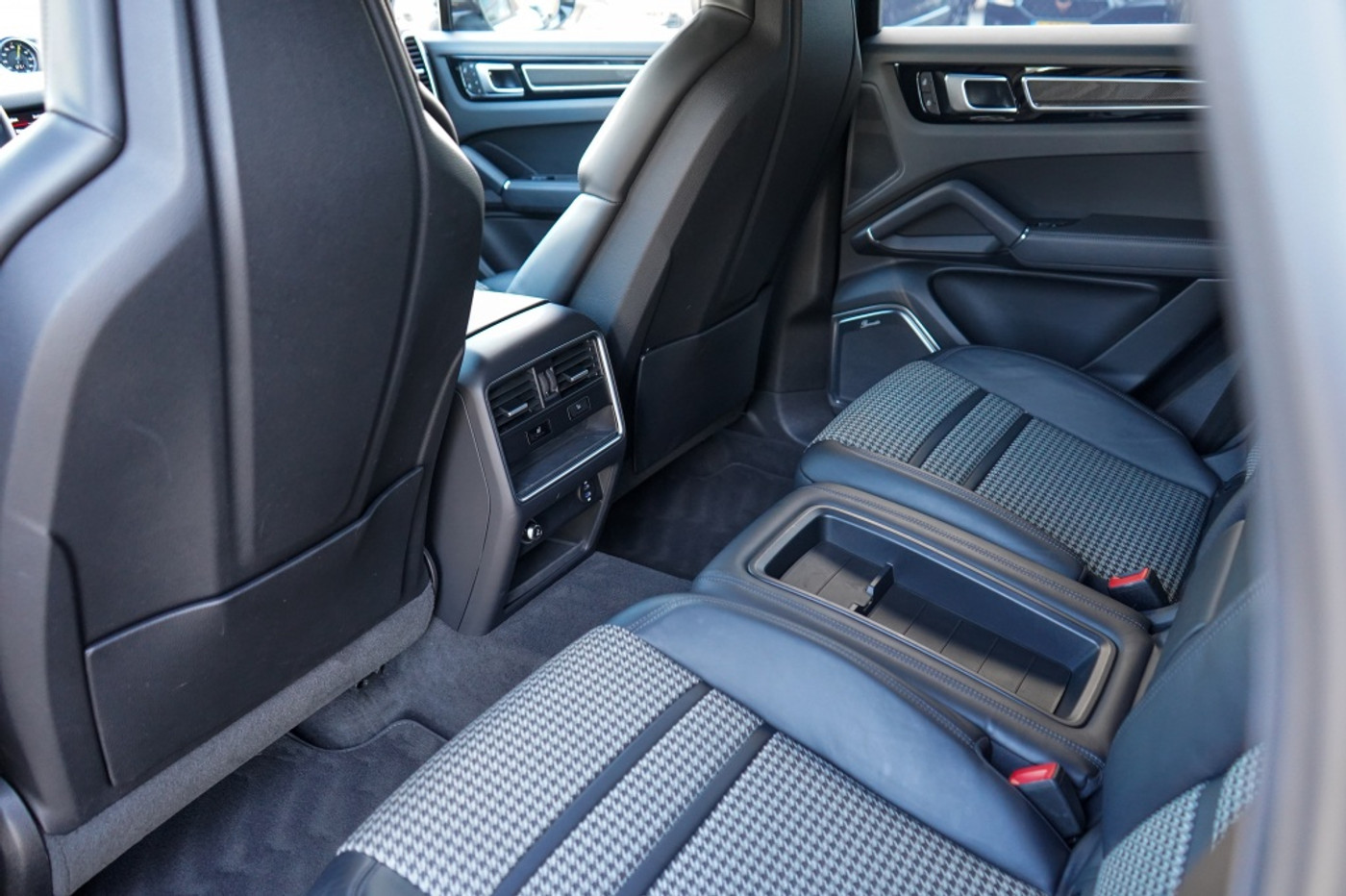 Foto van Porsche Cayenne E-hybrid