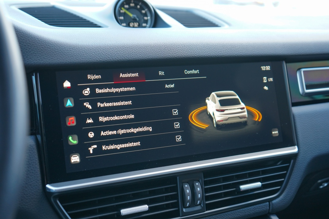 Foto van Porsche Cayenne E-hybrid