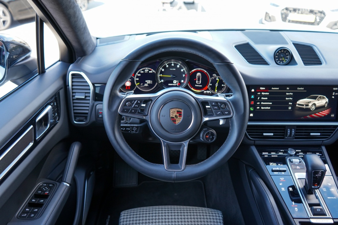 Foto van Porsche Cayenne E-hybrid