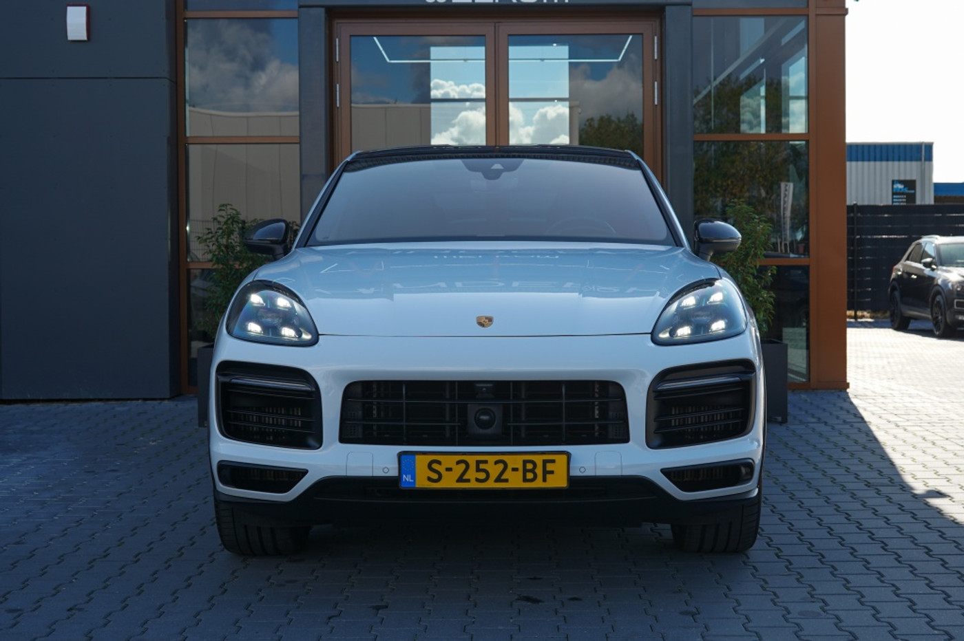 Foto van Porsche Cayenne E-hybrid