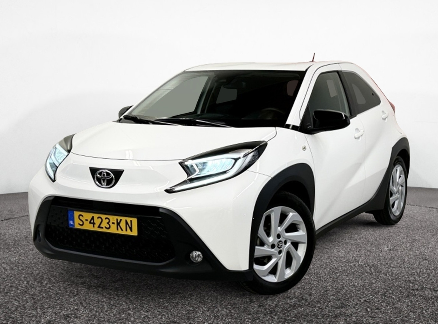 Toyota Toyota Aygo X 1.0 VVT-i S-CVT First| Camera| LED| Climate| Adap.Cruise| Getint 2023 - voorkant