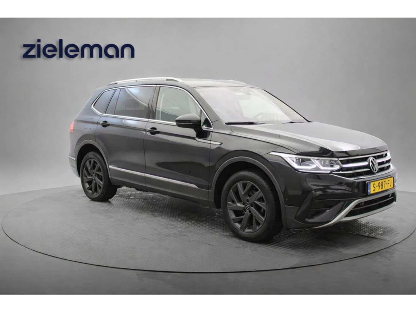 Volkswagen Tiguan 1.5 TSI Elegance 7 Persoons Automaat - Digitaal Cockpit, Carplay, Navi, Cruise, Stoelverw. 2023 - voorkant