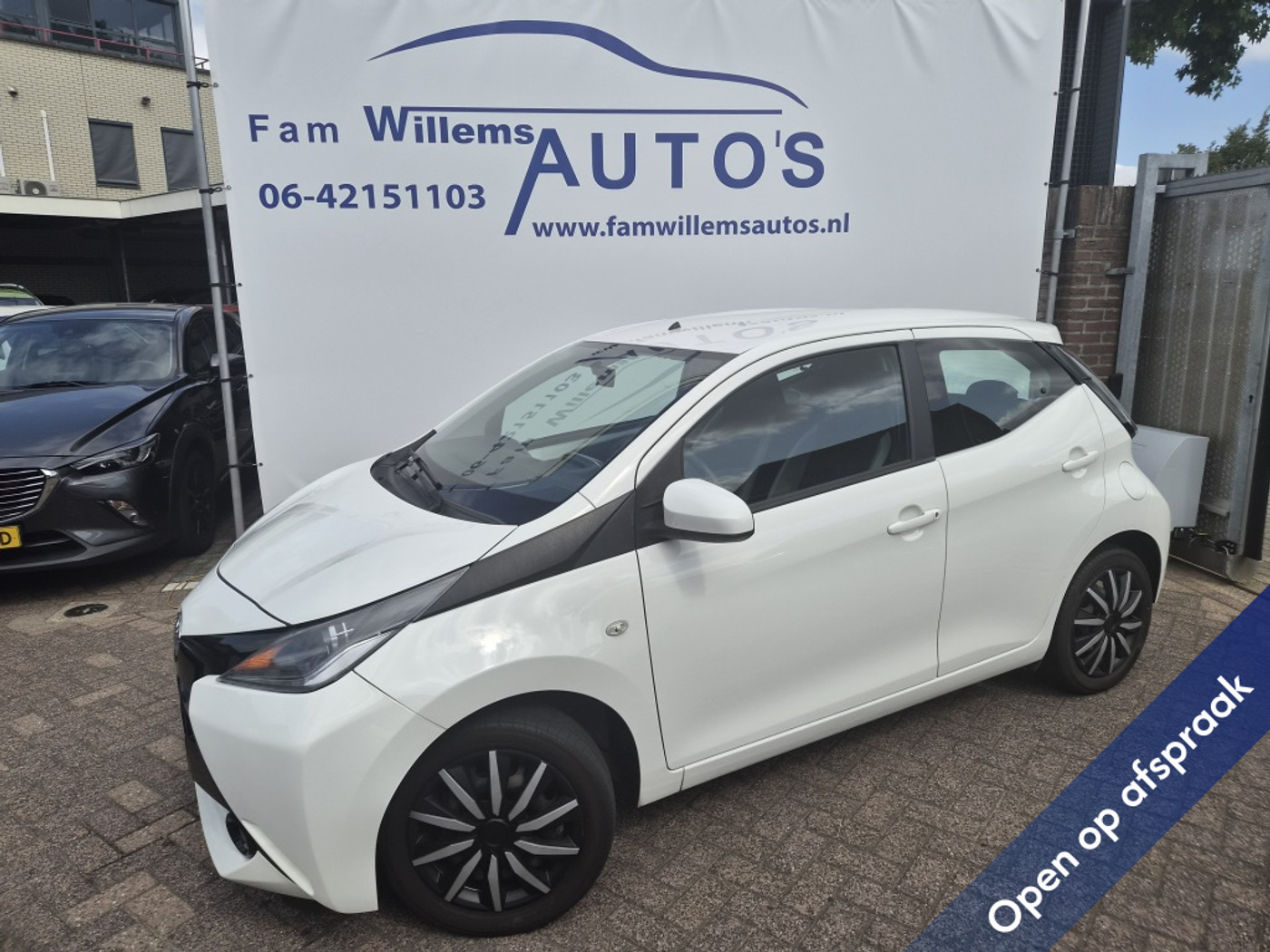 Toyota Aygo 1.0 VVT-i x-play 2018 - voorkant