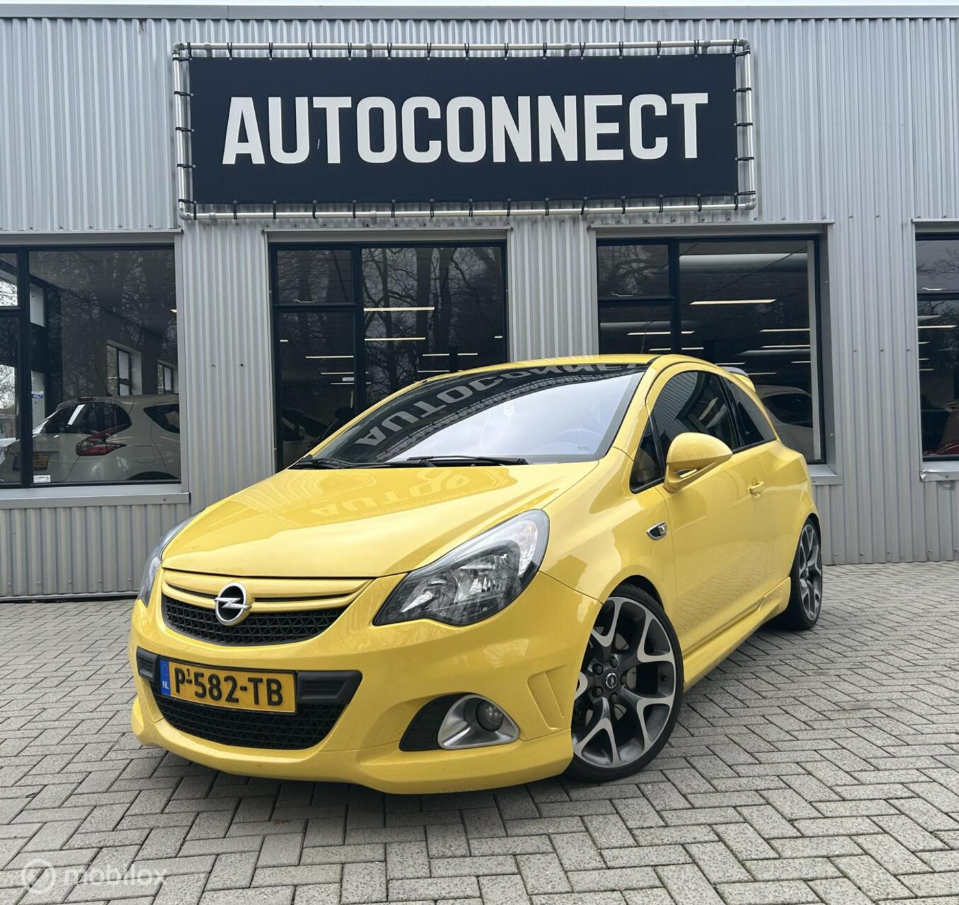 Opel Corsa 1.6-16V Turbo OPC, NAVI, ELEKTR. VEREN, RECARO 2011 - voorkant