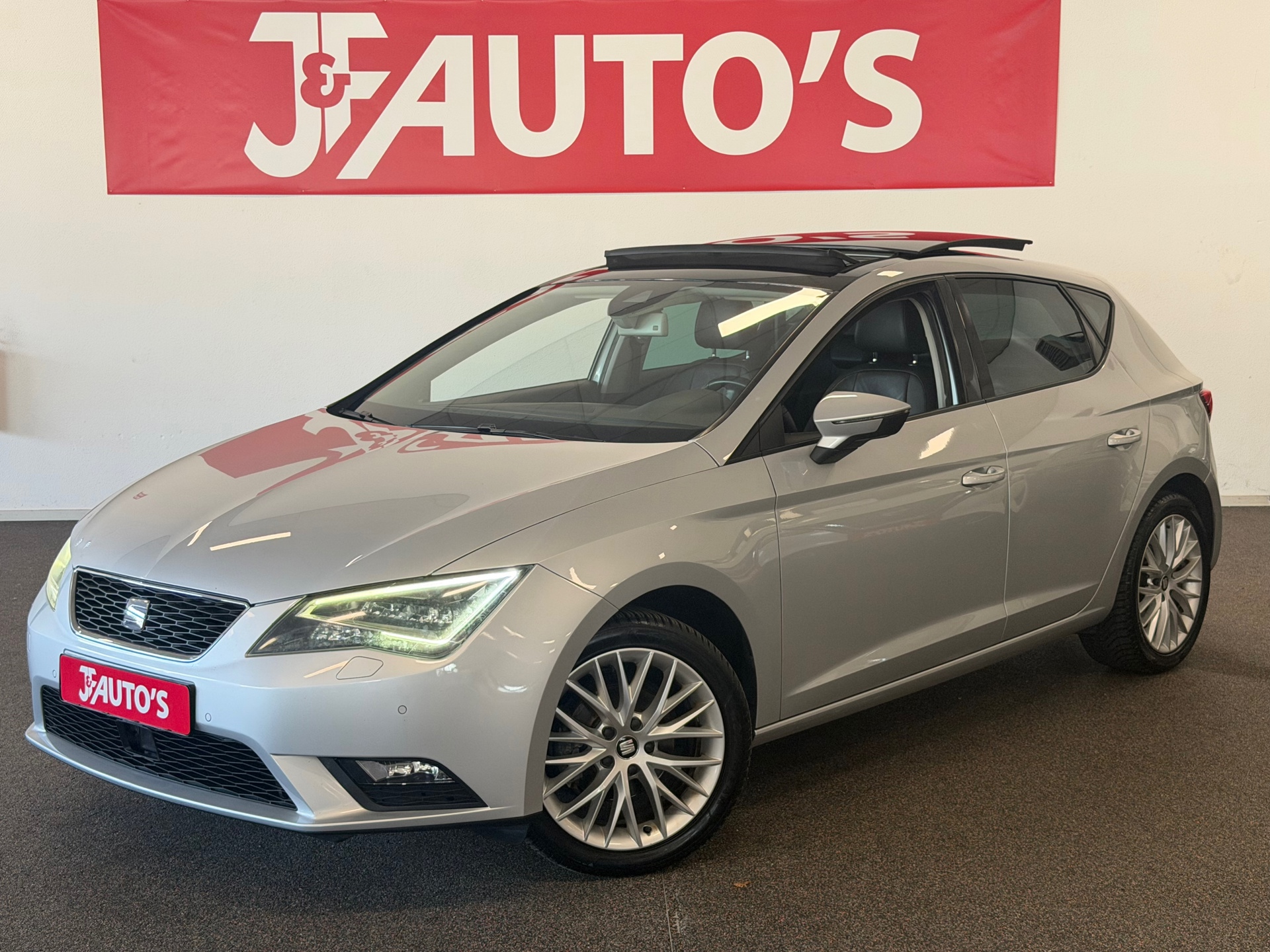 Seat Leon 1.2 TSI| NAVI/CAMERA| ECC AIRCO| CRUISE| PANORAMA 2014 - voorkant