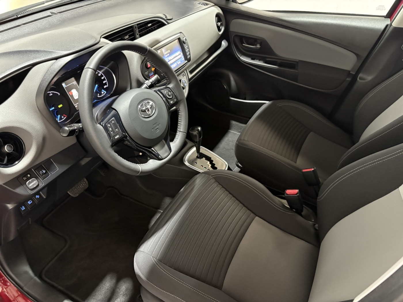 Foto van Toyota Toyota Yaris Hybrid