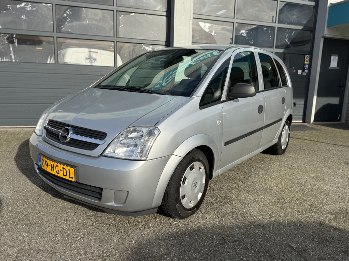 Opel Meriva-a 1.6 Essentia 2003 - voorkant