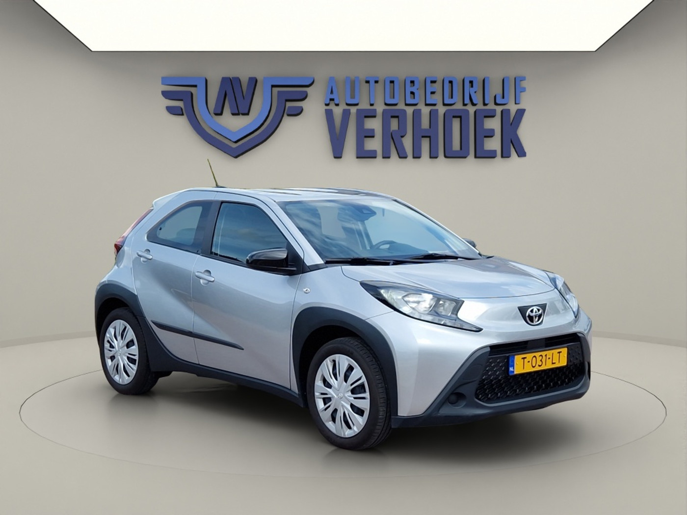 Toyota Toyota Aygo X 1.0 VVT-i MT Play Trekhaak - NL Auto - Carplay 2023 - voorkant
