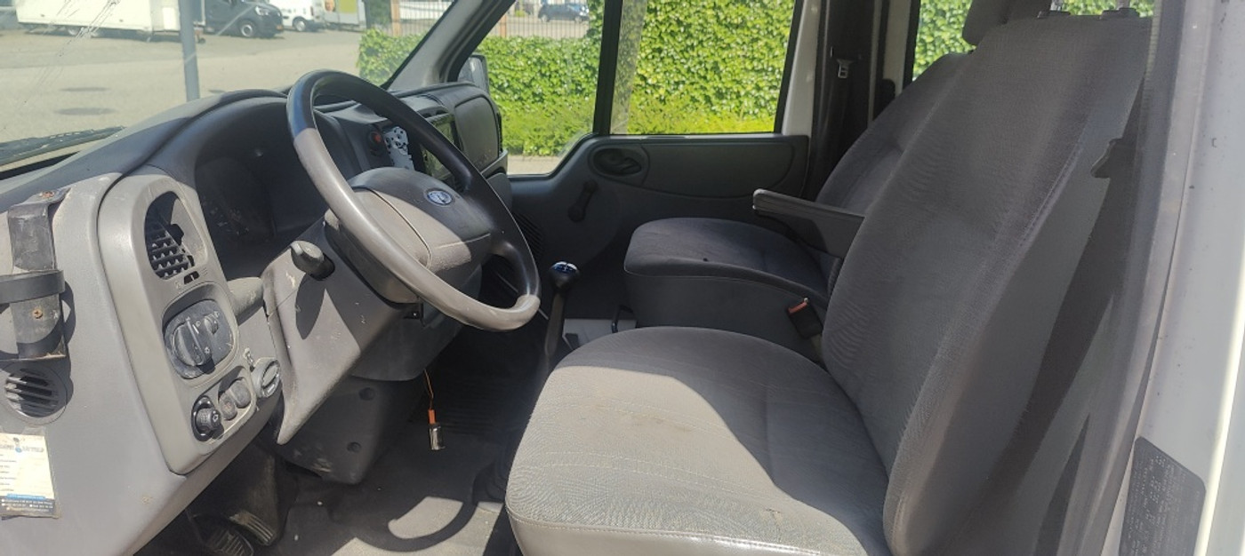 Foto van Ford Transit 330l FD DC 125 MR 4.54