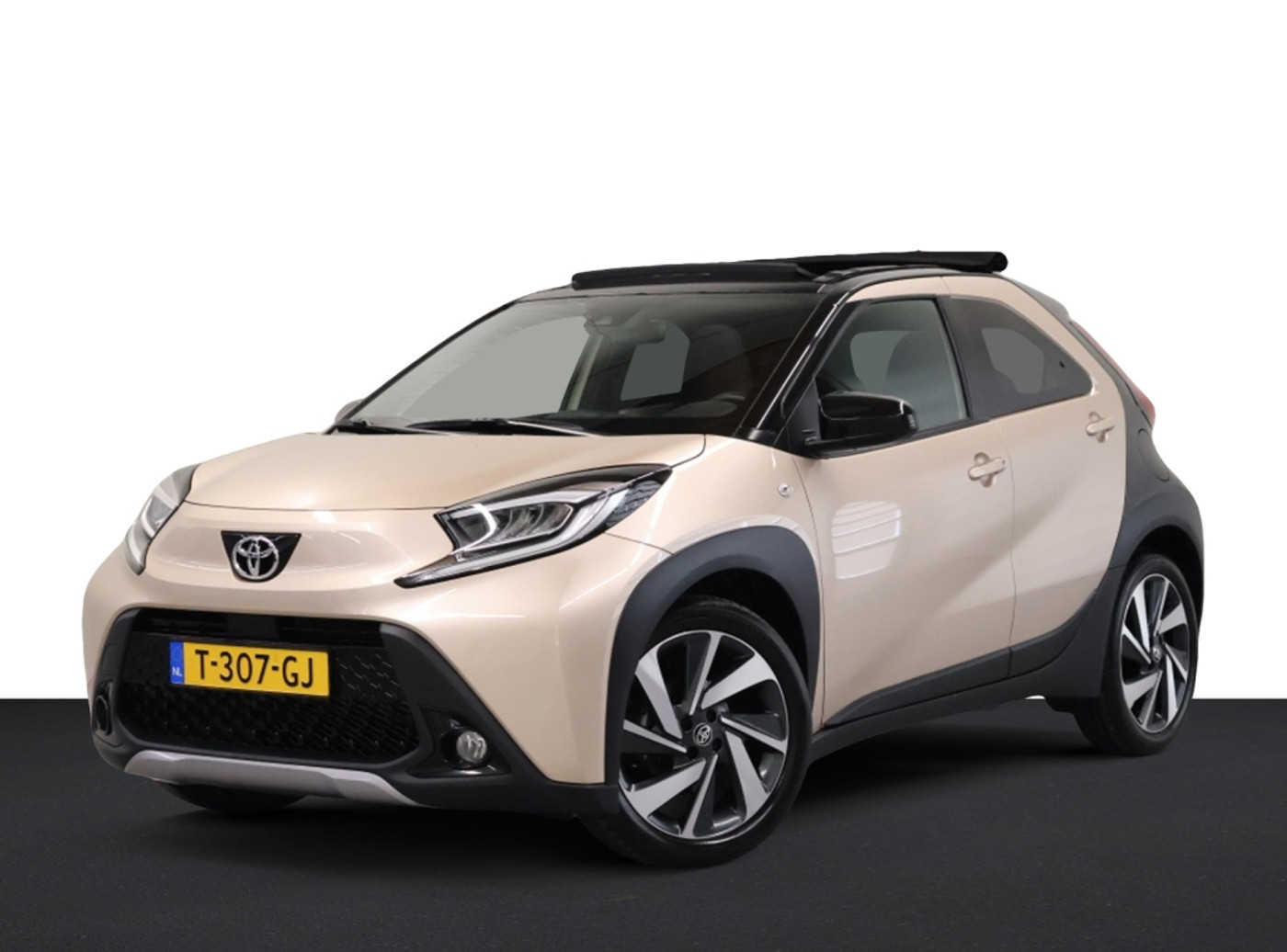 Toyota Toyota Aygo X 1.0 VVT-i S-CVT Envy| Cabrio |JBL| Adapt.Cruise| Carplay/Android 2023 - voorkant