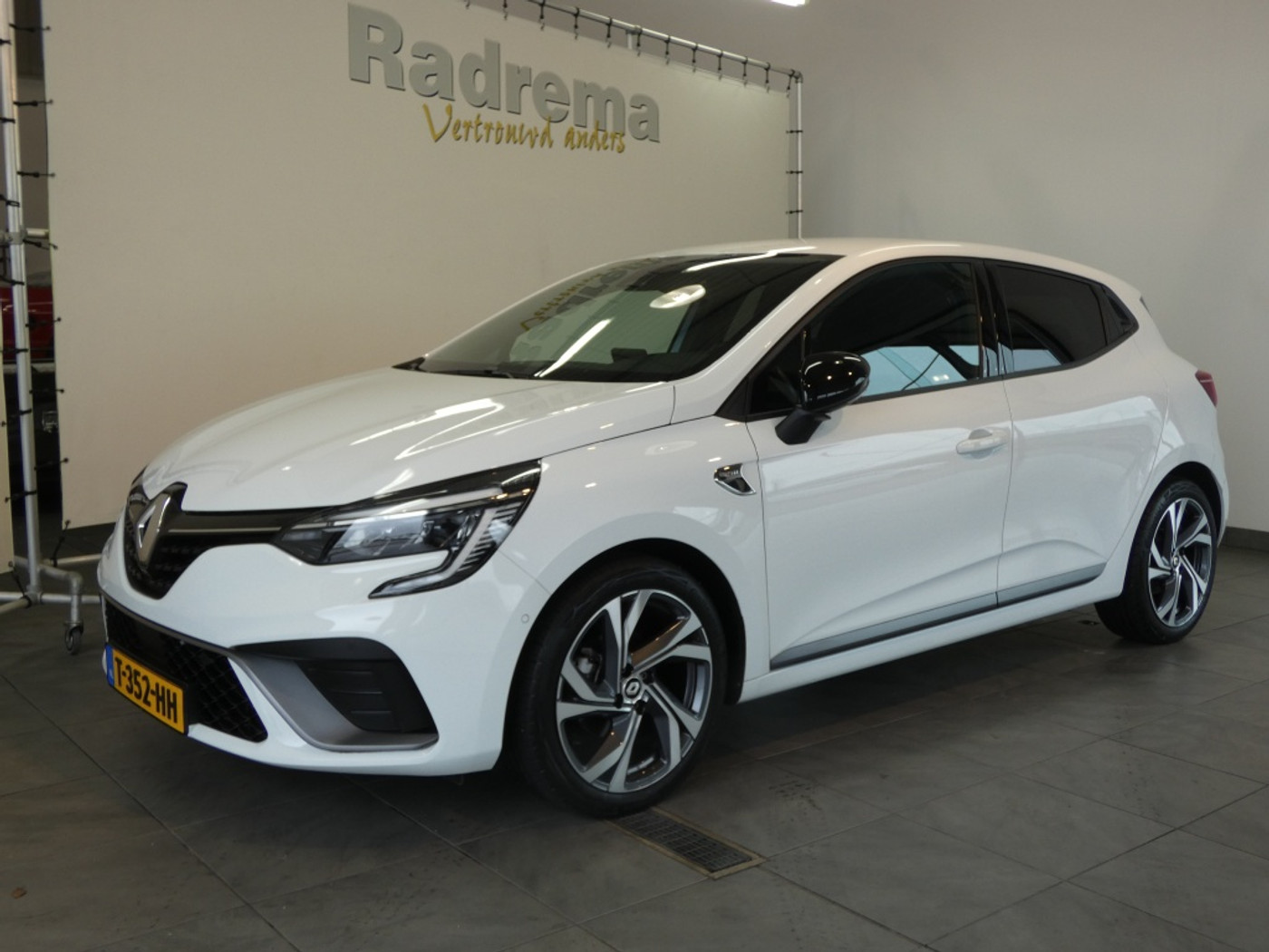 Renault Clio TCe 90 RS Line 360 camera, als nieuw! 2023 - voorkant