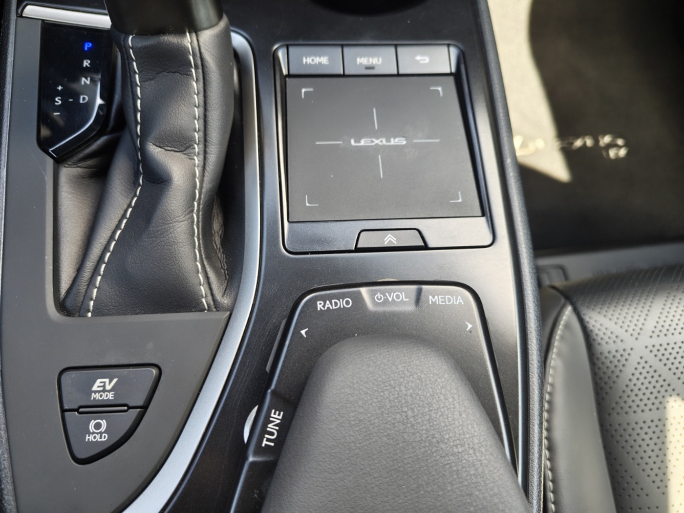 Foto van Lexus Lexus Ux250h