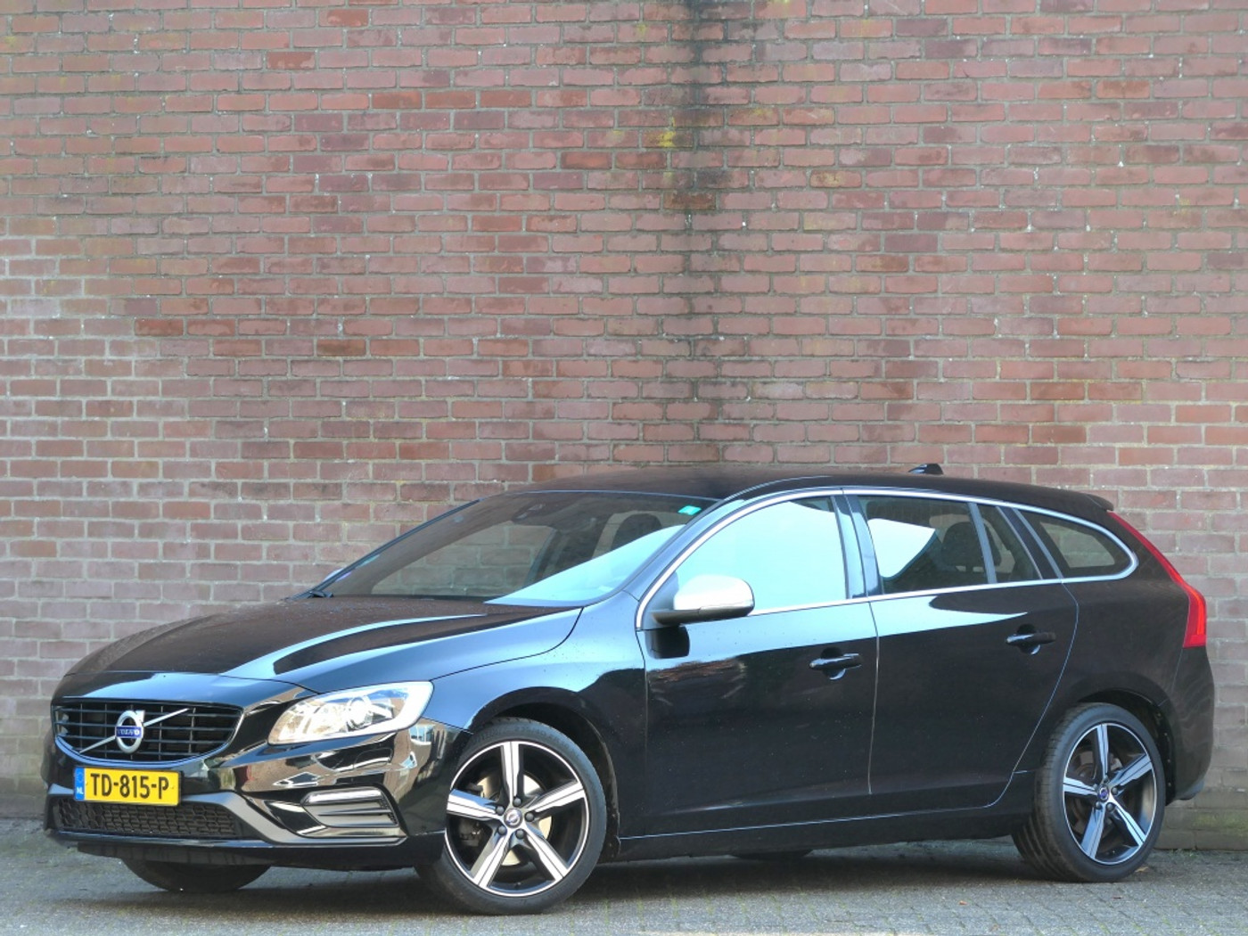 Volvo V60 2.0 T4 Business Sport 2018 - voorkant