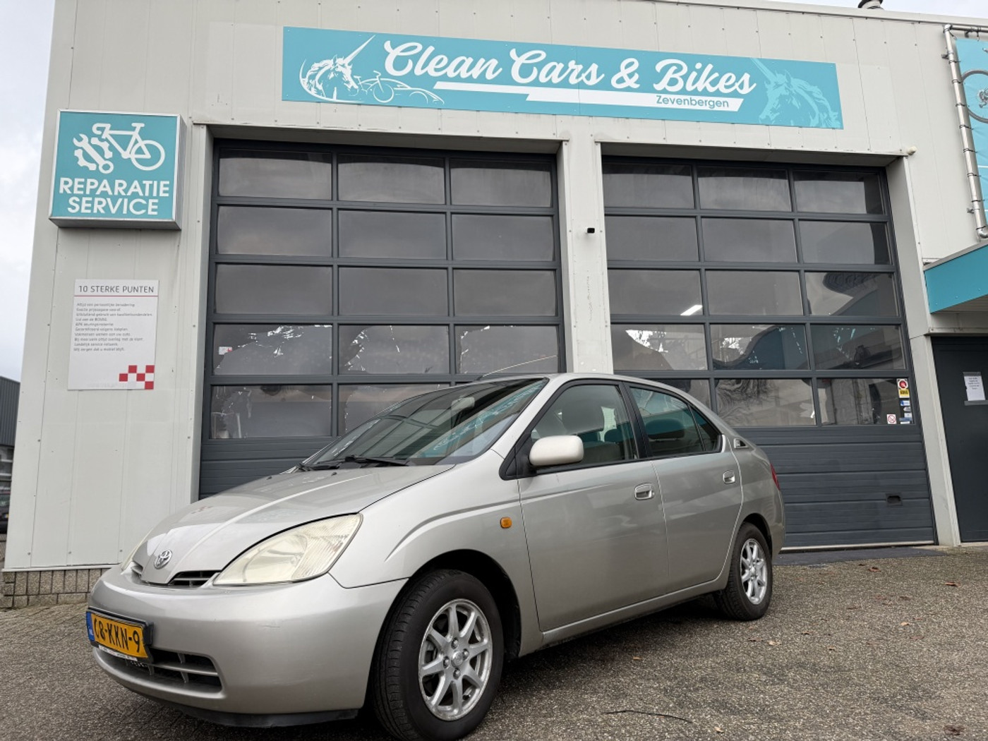 Toyota Prius 1.5 VVT-i 2001 - voorkant