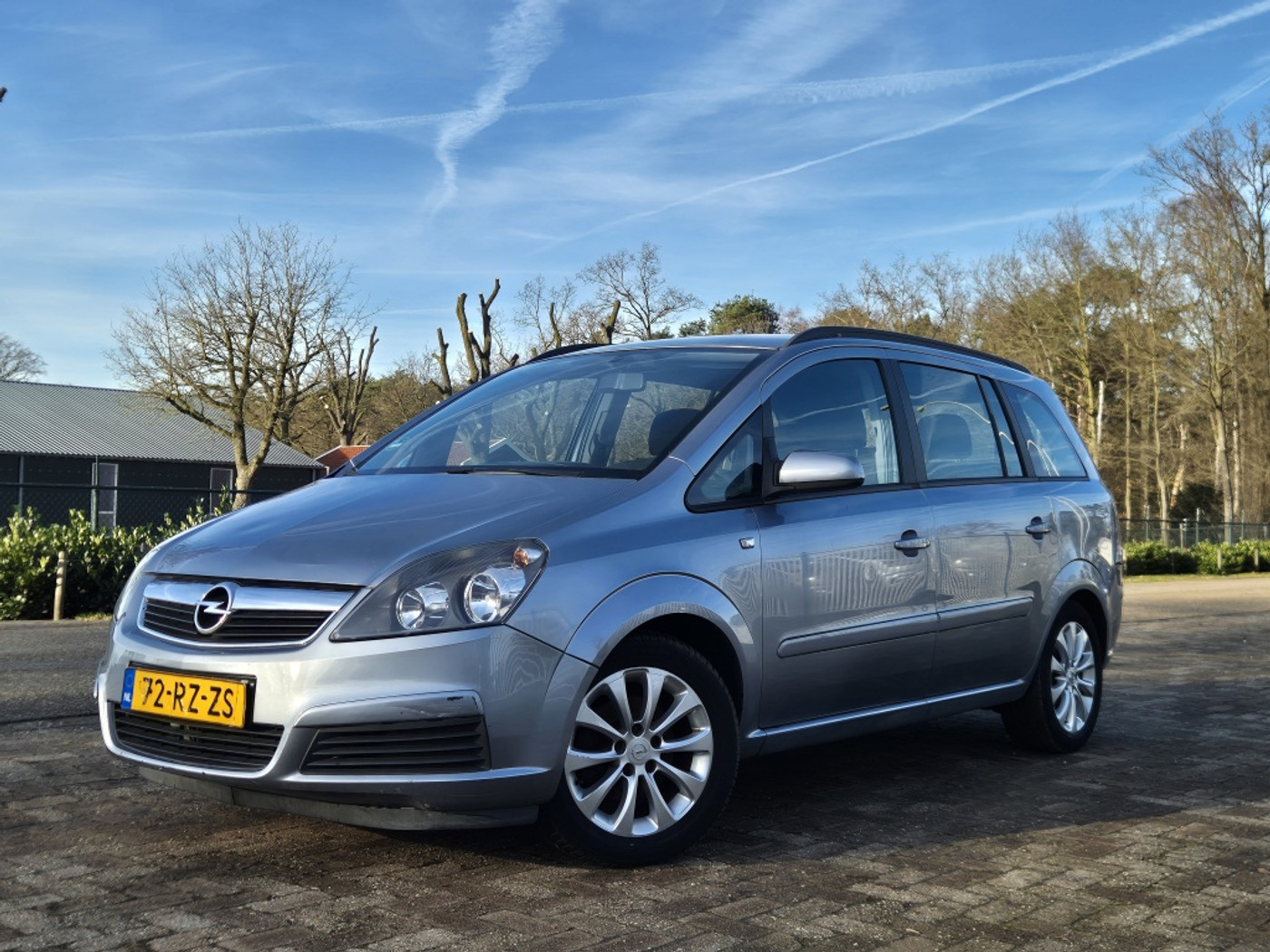Opel Zafira 1.6 Enjoy, 7 persoons, Incl. Nieuw APK 2005 - voorkant