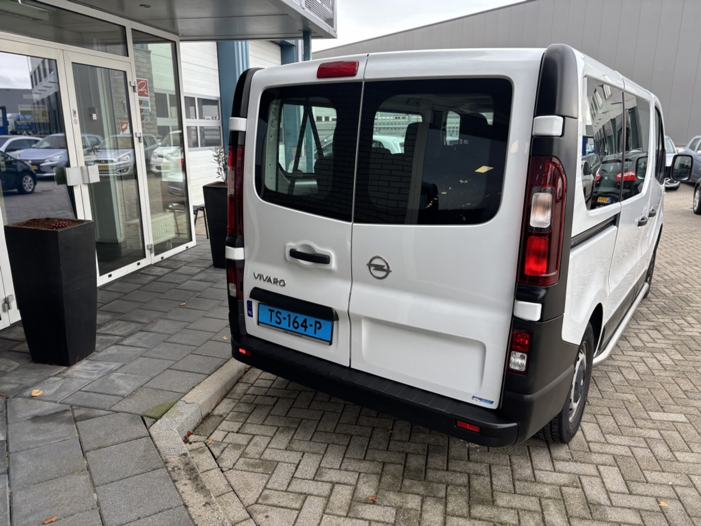 Foto van Opel Vivaro-b