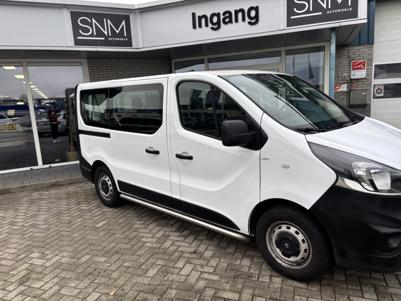 Foto van Opel Vivaro-b