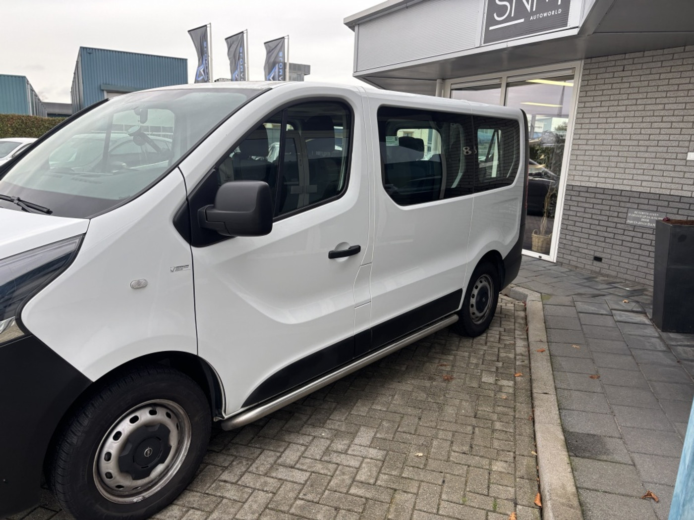 Foto van Opel Vivaro-b
