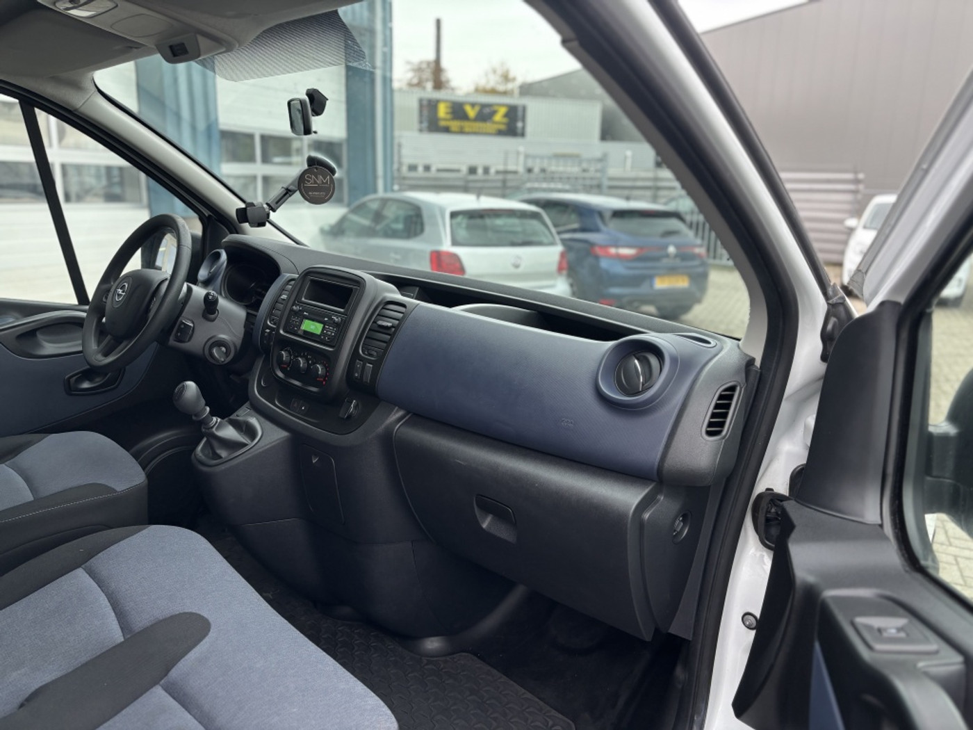 Foto van Opel Vivaro-b