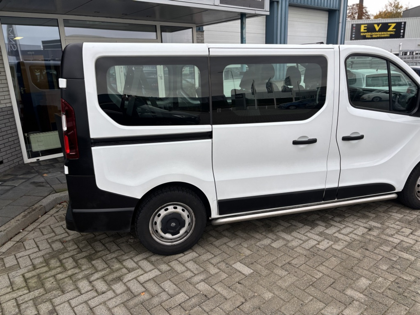 Foto van Opel Vivaro-b