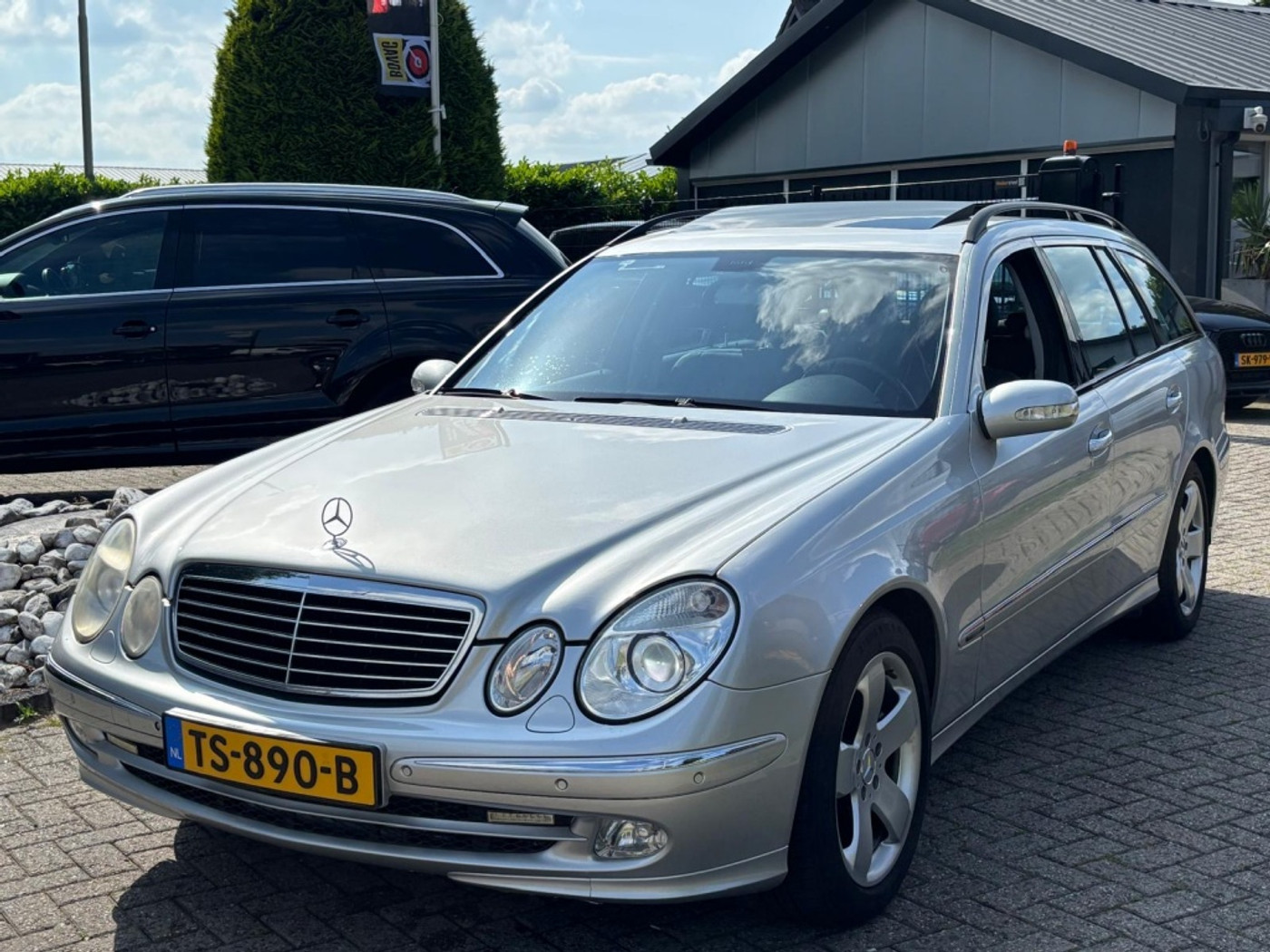 Mercedes-Benz E 500 E500 4-Matic V8 Schuifdak Trekhaak Youngtimer 2003 - voorkant