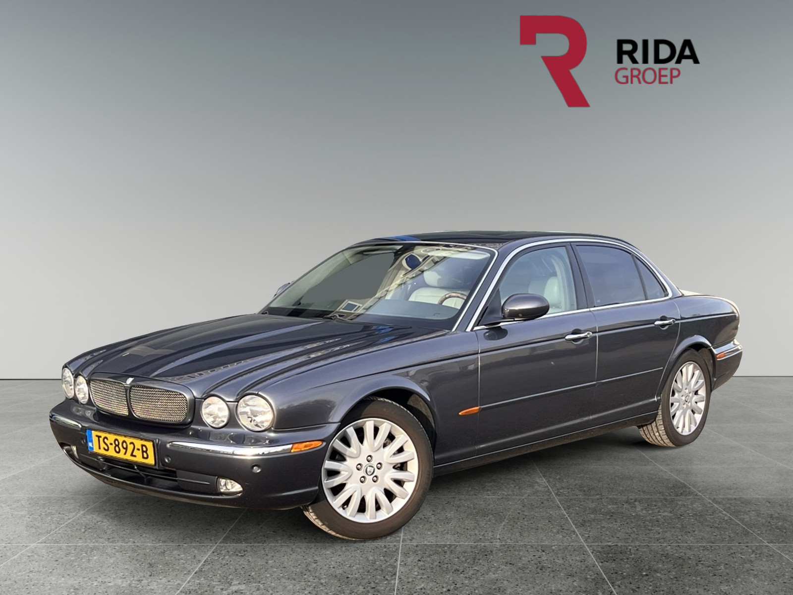 Jaguar XJ 3.0 V6 Sport 2004 - voorkant