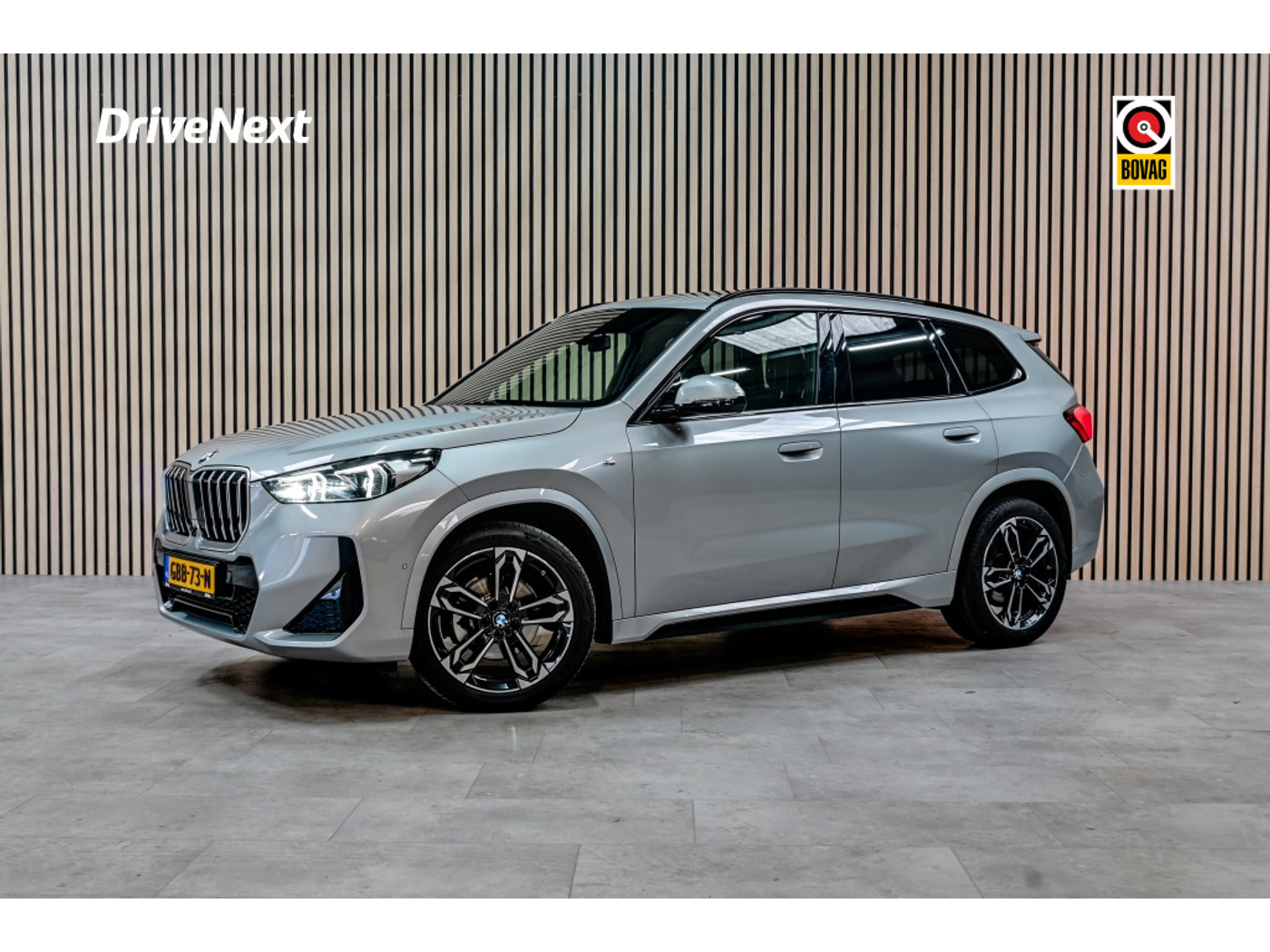 BMW X1 Sdrive18i sDrive18i | M-Sport | PANO | TREKHAAK | STOELVERWARMING | STUURV 2023 - voorkant