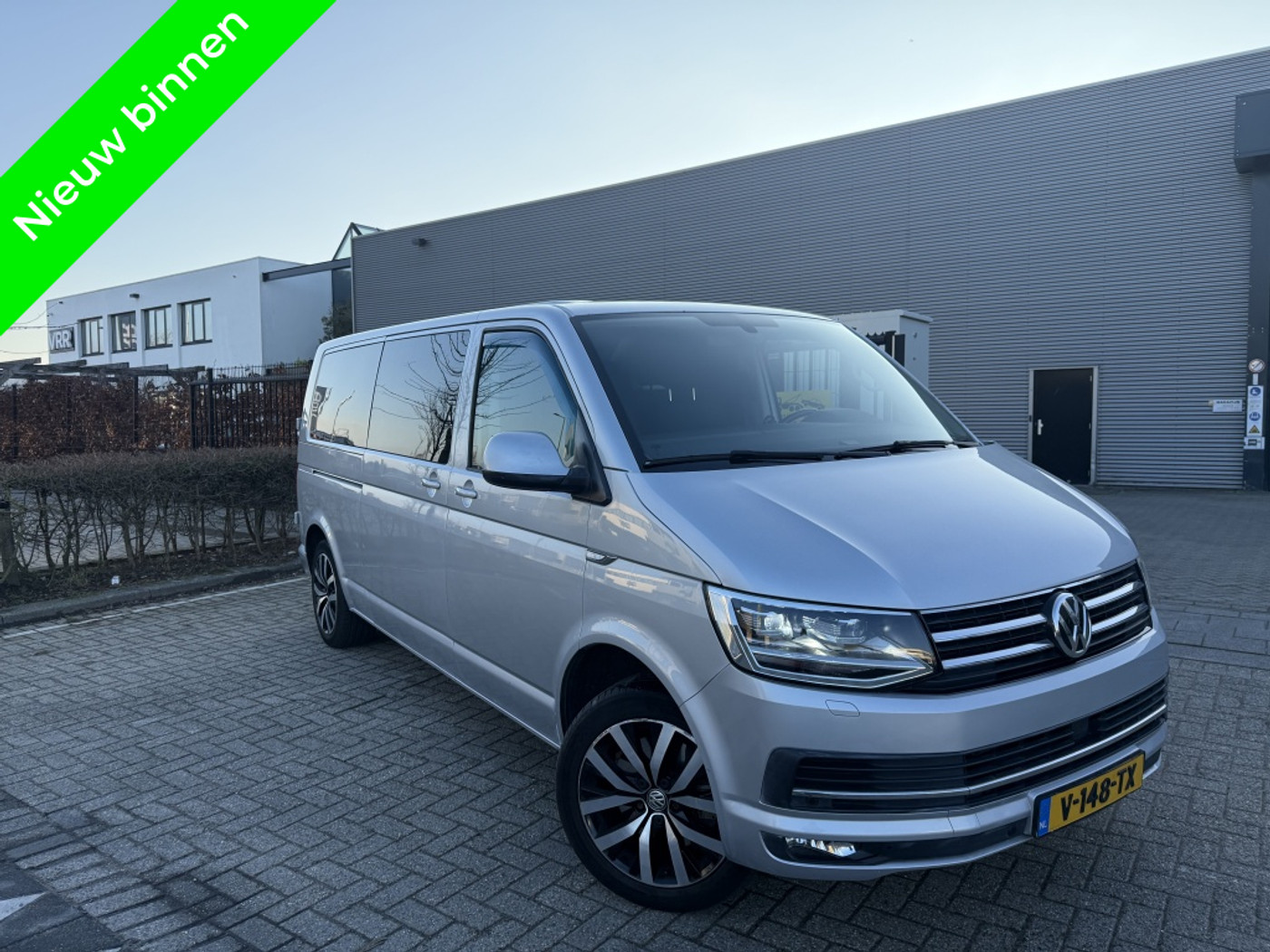 Volkswagen Transporter 2.0 TDI L2H1 DSG7/PDC/Navigatie 2018 2018 - voorkant