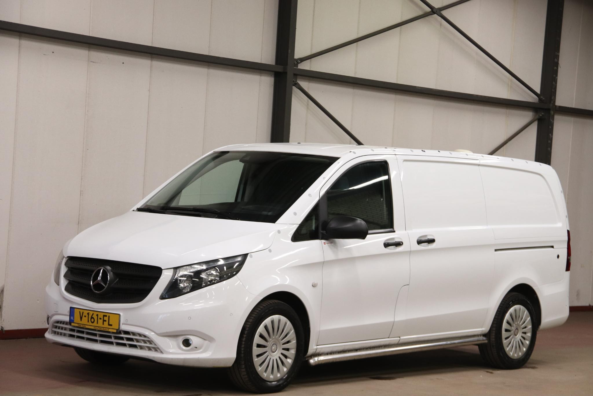 Mercedes-Benz Vito 116 CDI AUTOMAAT DUBBELE SCHUIFDUR TREKHAAK 2017 - voorkant