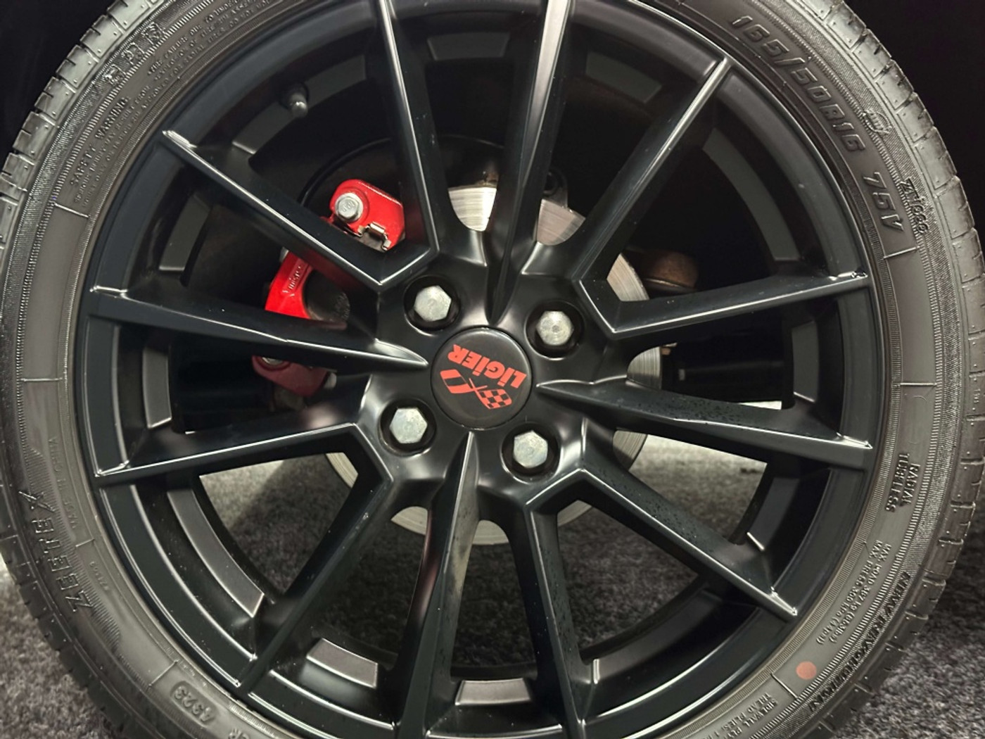 Foto van Ligier Js60