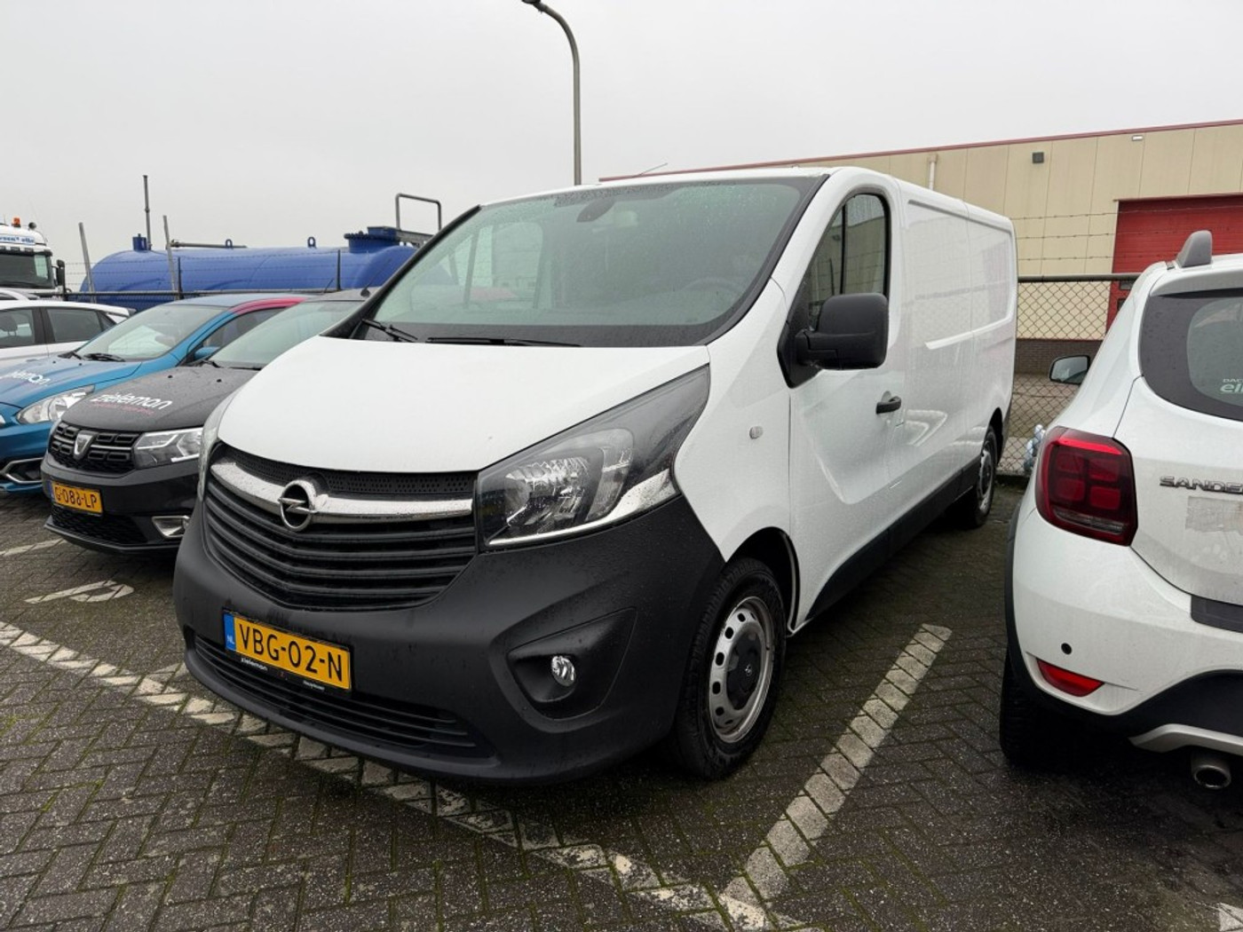 Foto van Opel Vivaro-b
