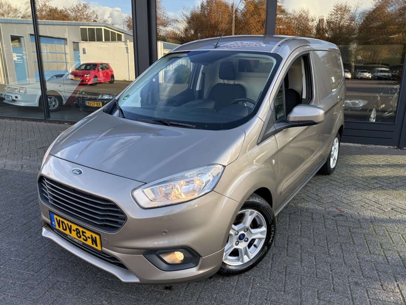 Ford Transit Courier 1.5 TDCI Limited 2020 - voorkant