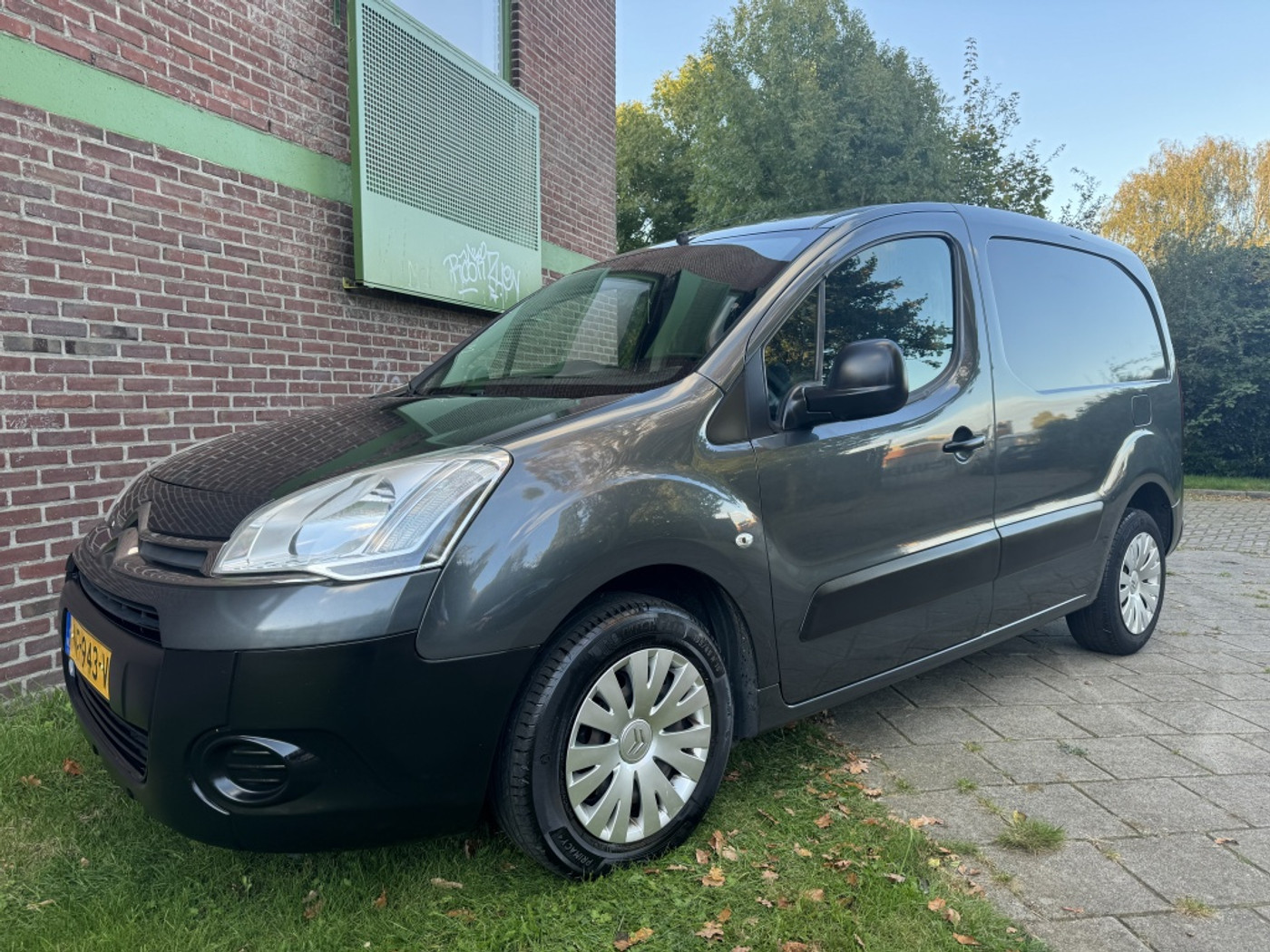 Citroen Berlingo 1.6 HDI 500 Club Ec. Airco|3-zits|Schuifdeur|Nap 2013 - voorkant
