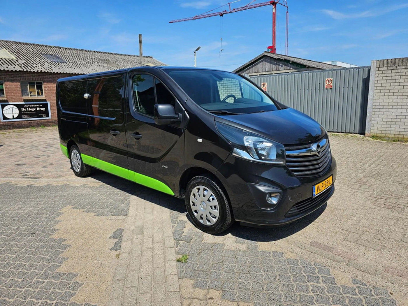 Foto van Opel Vivaro-b