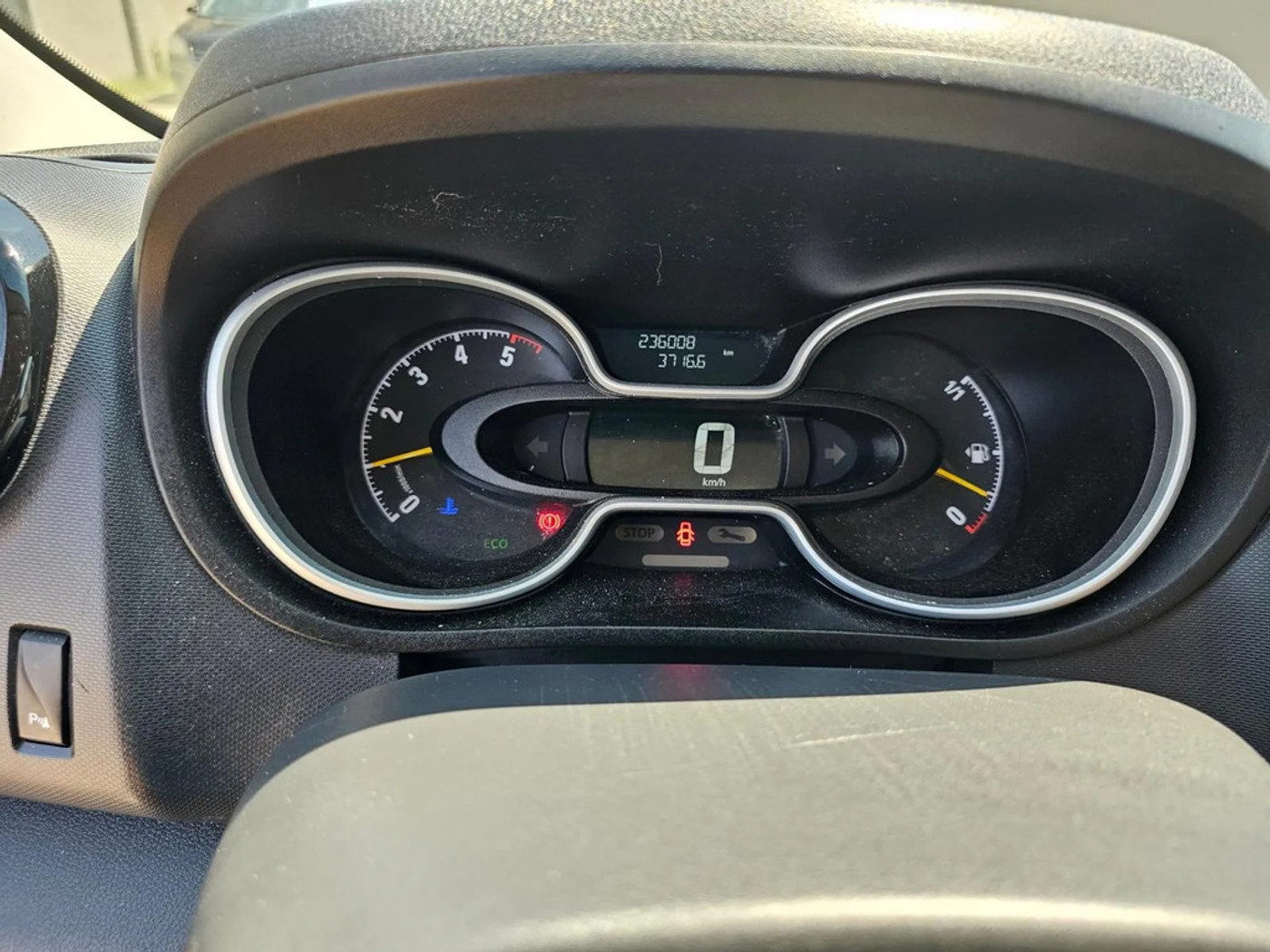Foto van Opel Vivaro-b