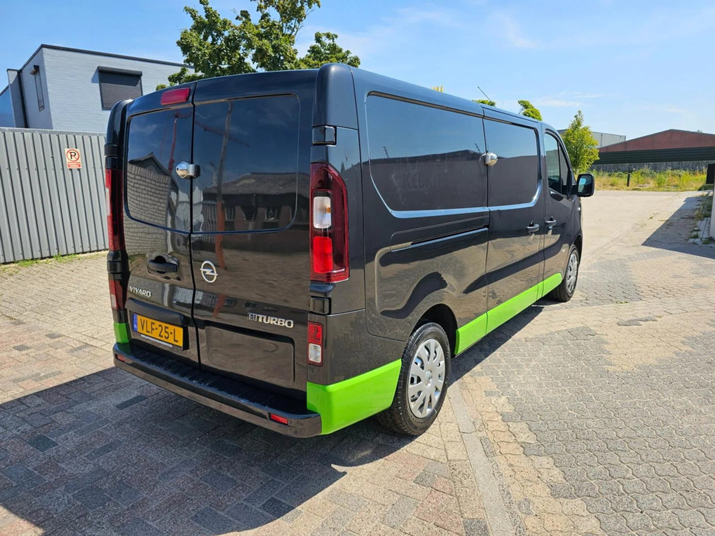Foto van Opel Vivaro-b