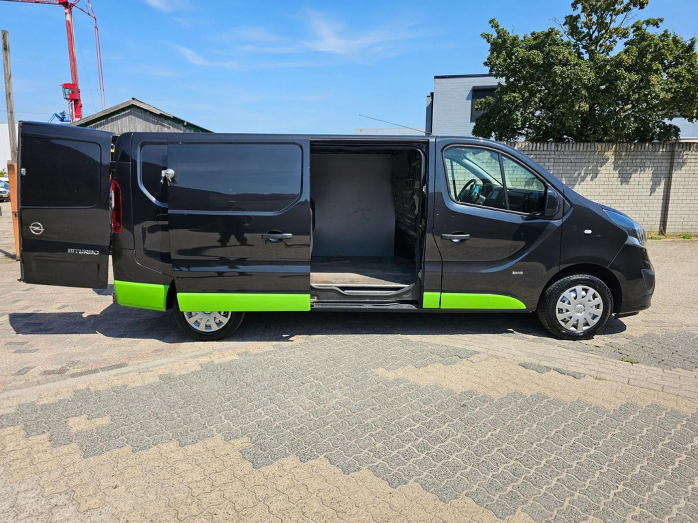 Foto van Opel Vivaro-b