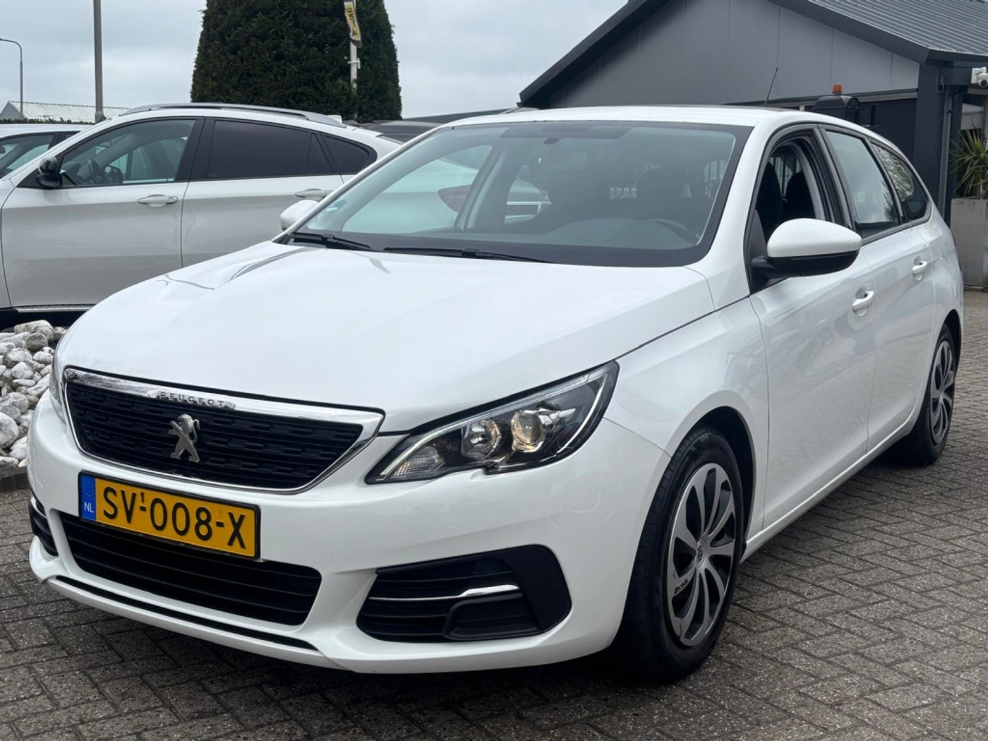 Peugeot 308 1.6 HDI 2018 Wit Trekhaak Facelift 2018 - voorkant