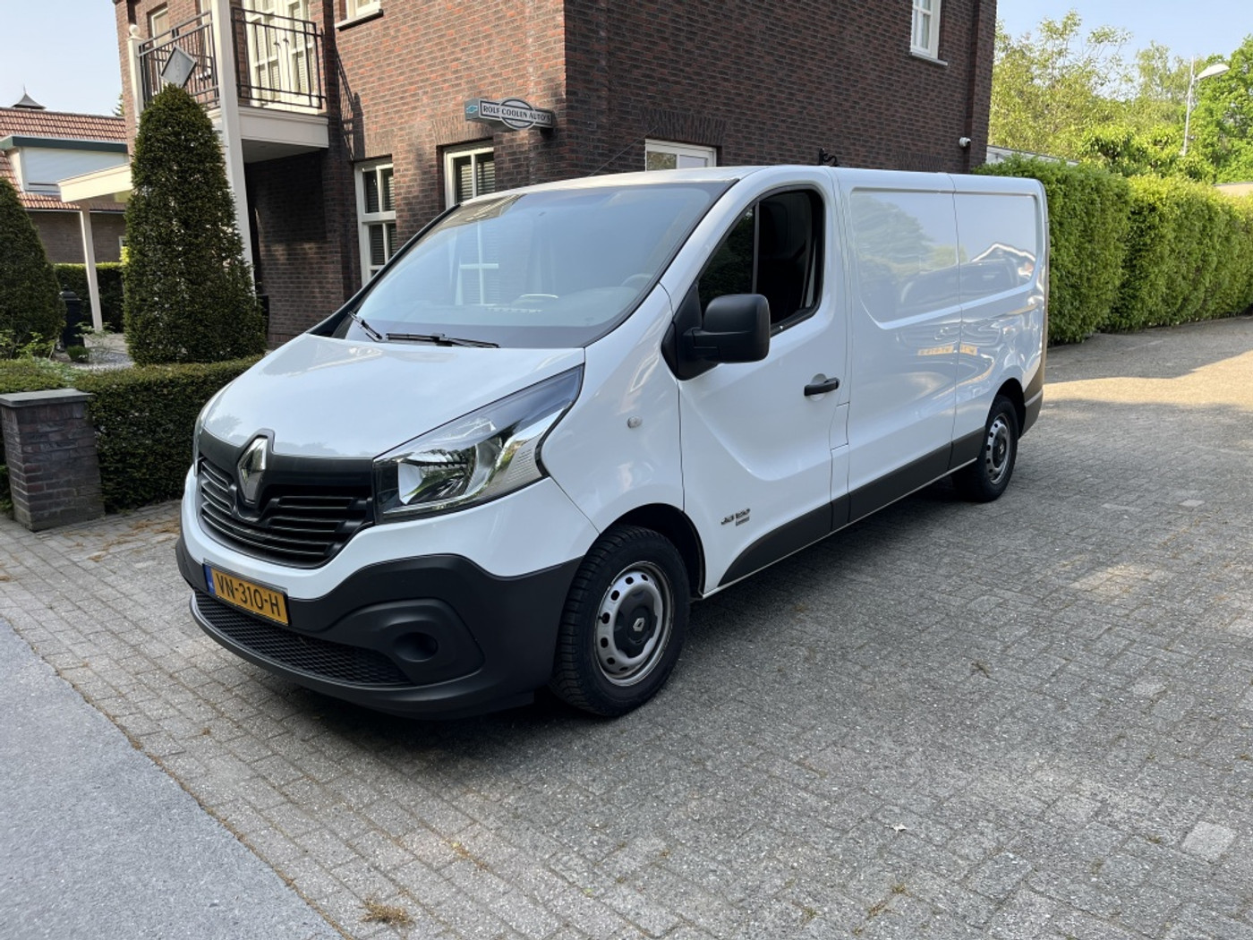 Renault Trafic 1.6 dCi T29L2H1ComEn MOTORSCHADE 2015 - voorkant